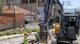 İzmir Bayraklı’da 25 yıllık altyapıya neşter