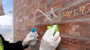 İzmir Miras sahada... Hafızayı vandalizme karşı koruyorlar