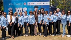 İzmir'de 3. Yaş Üniversiteleri gençlik enerjisi yayıyor