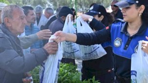 Manisa’da üreticilere 34 bin sebze fidesi dağıtıldı