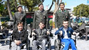 Mehmetçikten anlamlı destek