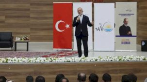 Yazar Yenişehirlioğlu gençlerle buluştu