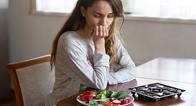 Yemeği kesmek depresyona sürüklüyor!