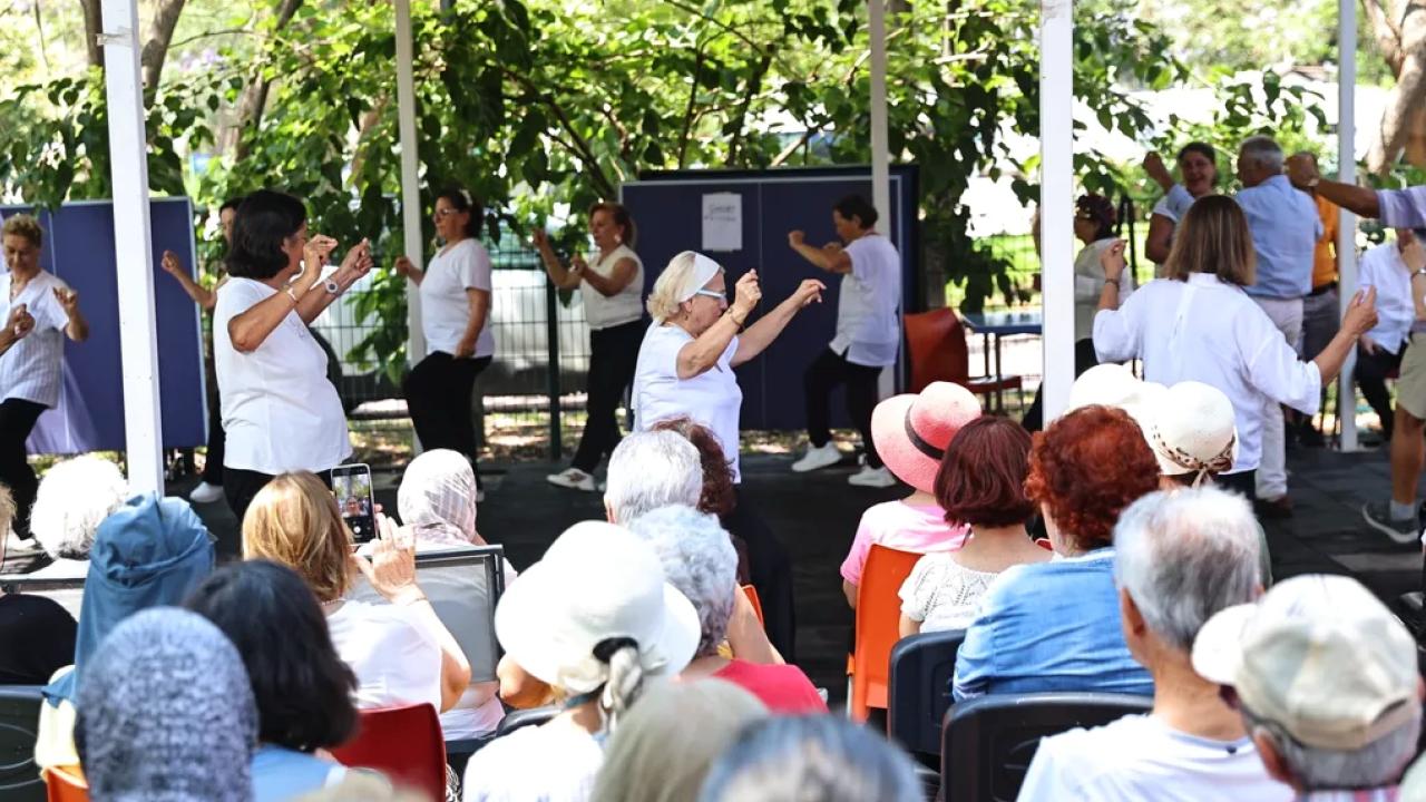 Antalya’da aktif yaşlılar sahne aldı