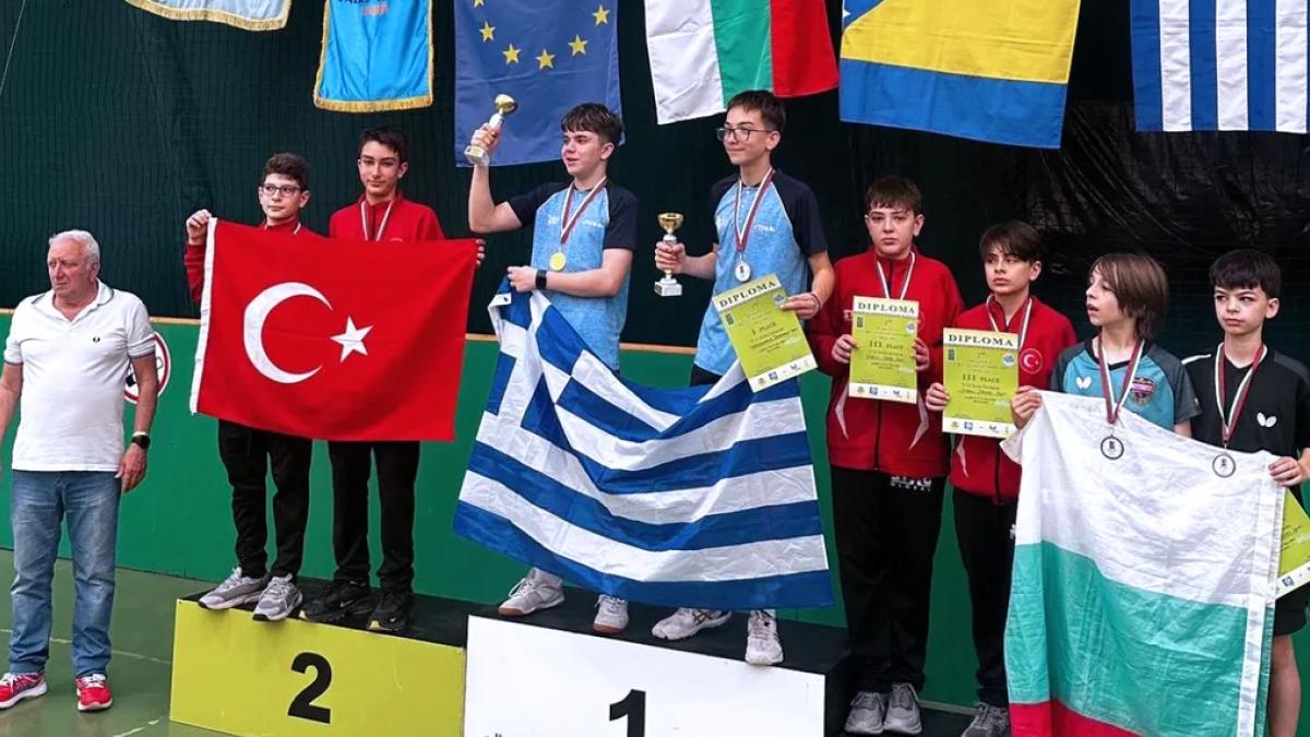 Balkanlar'dan milli formayla madalyalarla döndü