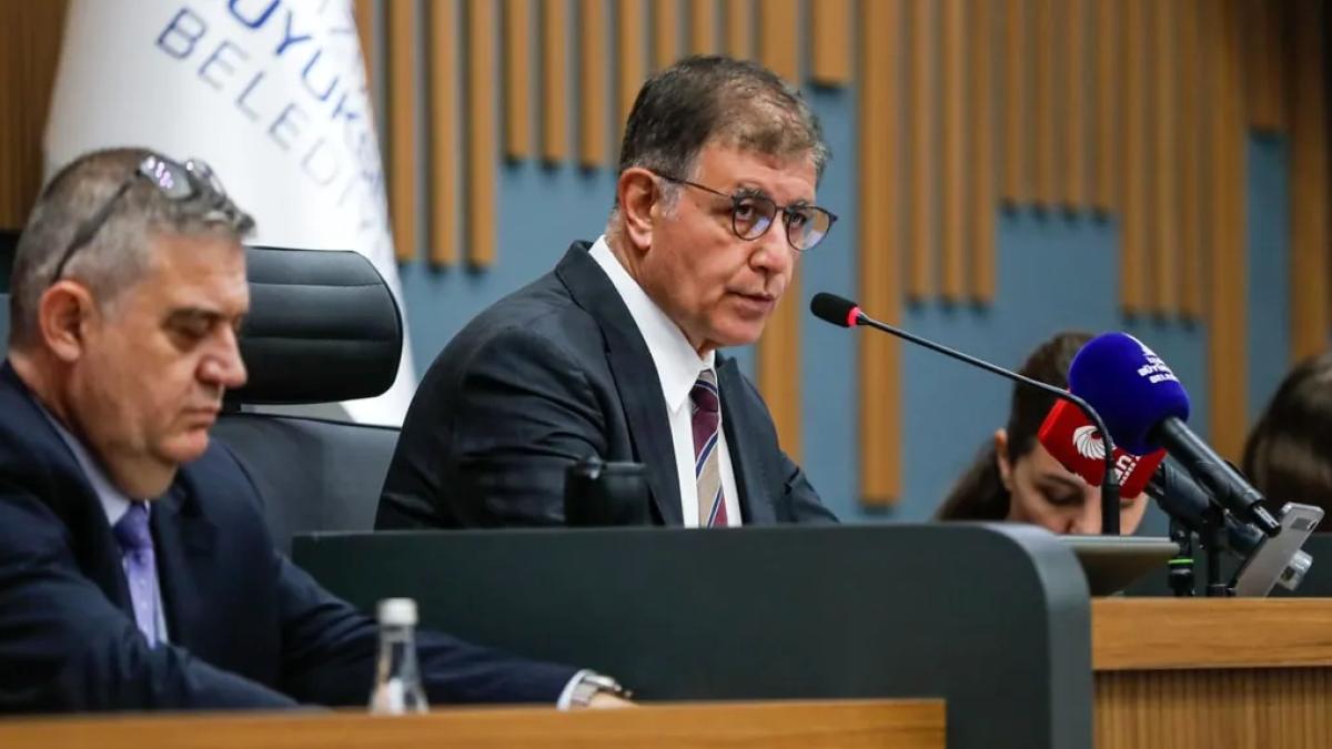 Başkan Tugay: Çöpün siyaseti olmaz