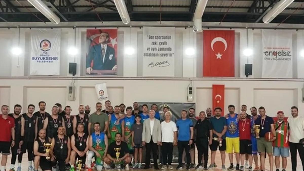 Denizli Büyükşehir Master Cup +35’te kupalar sahip