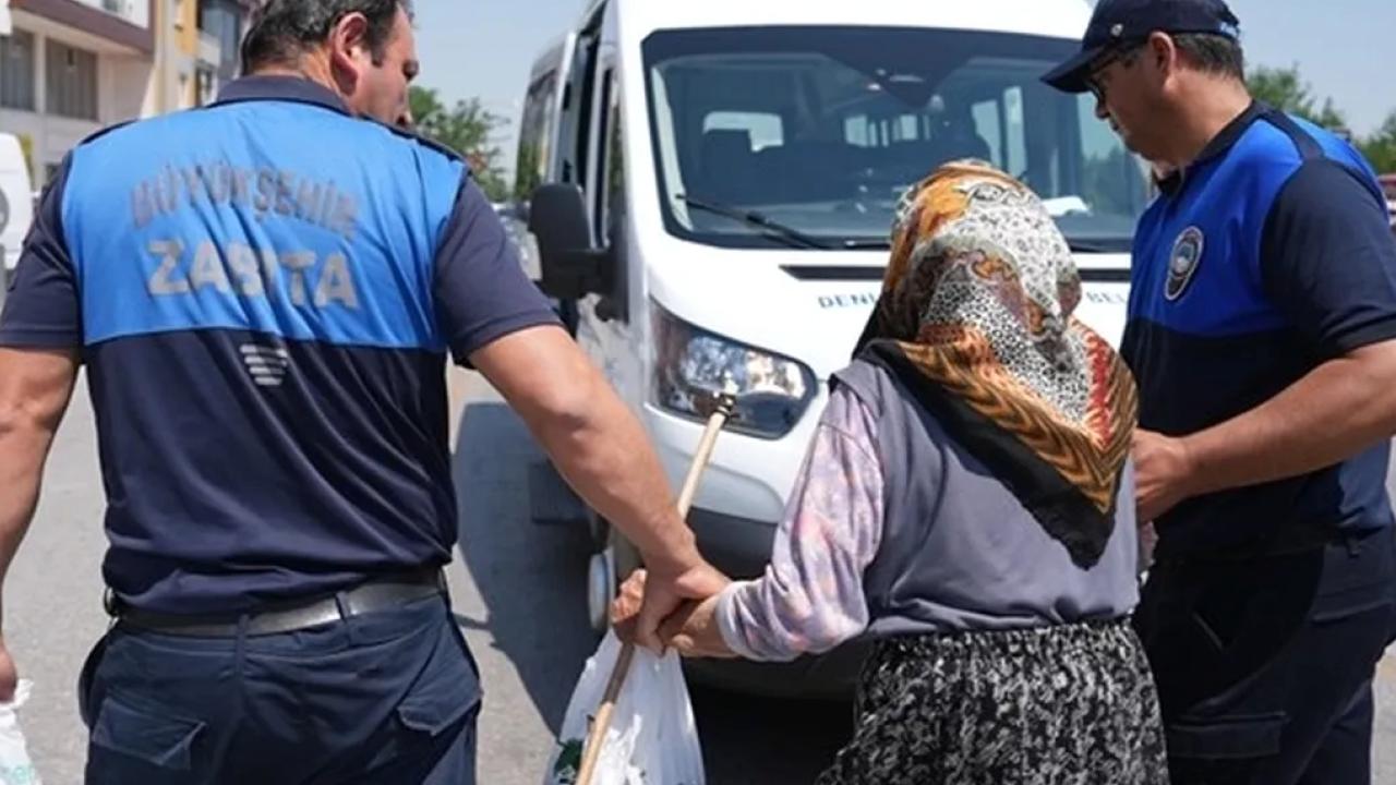 Denizli Büyükşehir Zabıtası dilencilere geçit vermiyor
