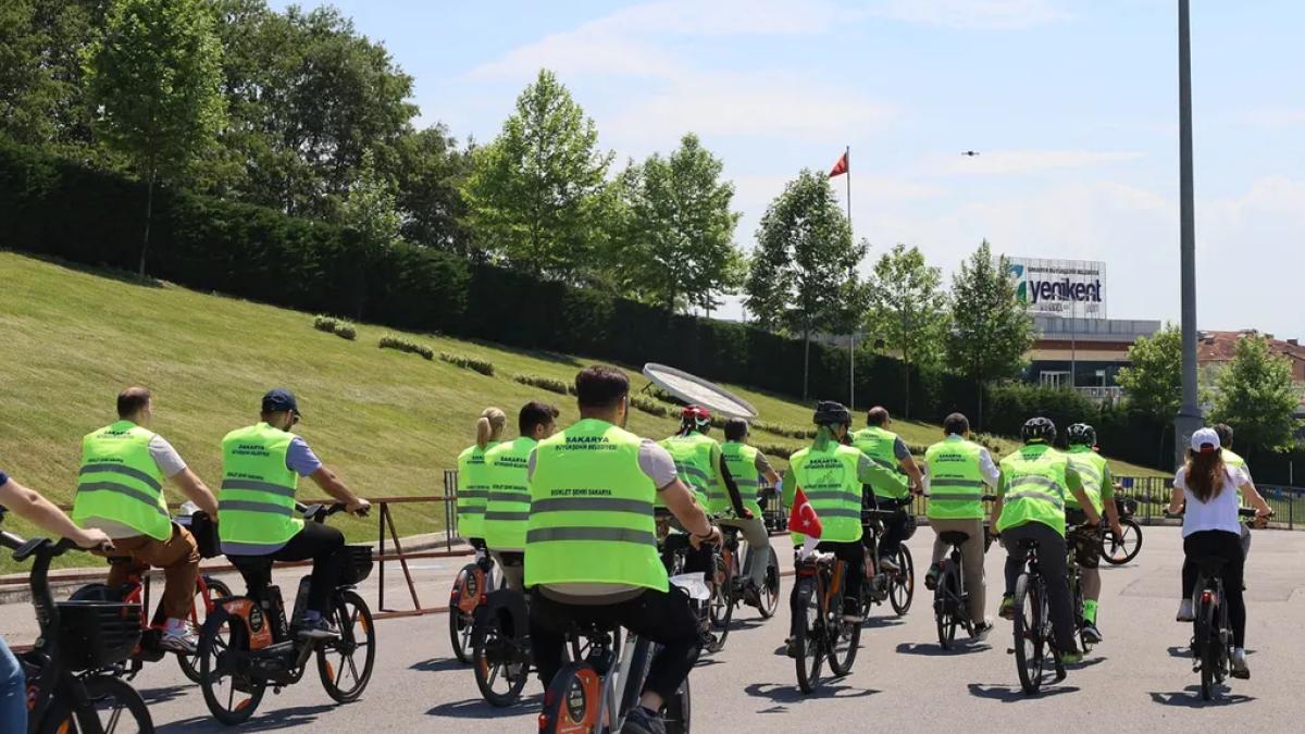 Dünya Bisiklet Günü’nde sağlıklı yaşam için pedal çevirdiler