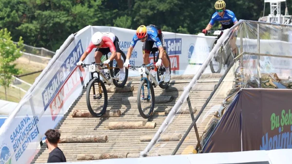 Dünyanın en iyileri Sakarya'da pedal çeviriyor