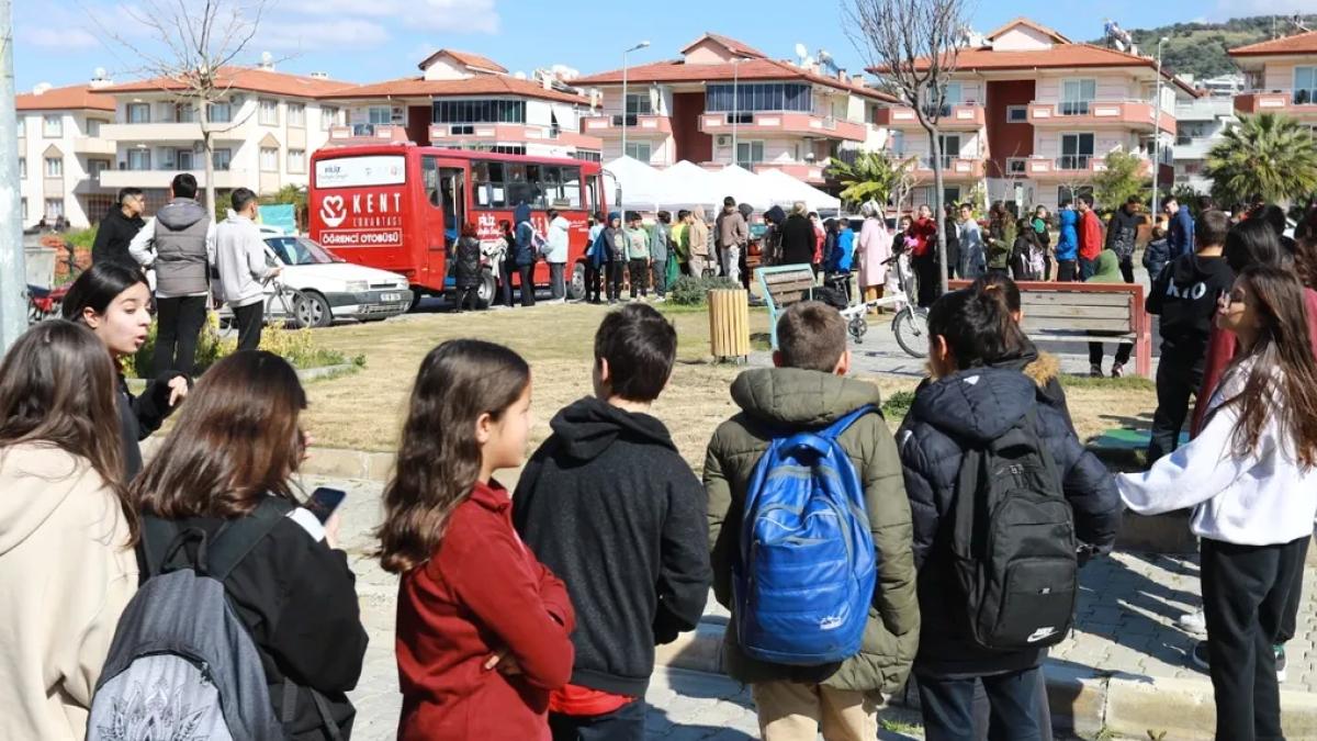 Efes Selçuk’ta öğrenci otobüsleri sezonu kapattı