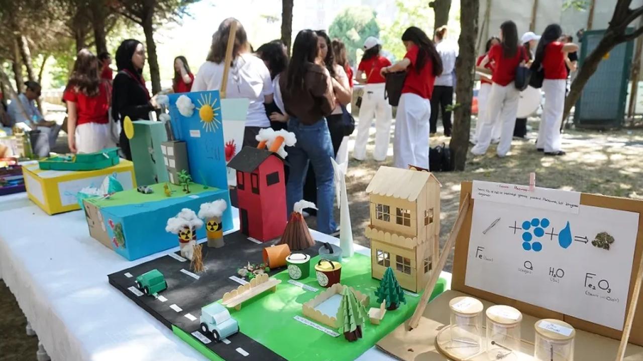 İstanbul Beylikdüzü'nde genç mucitler bilimle buluştu