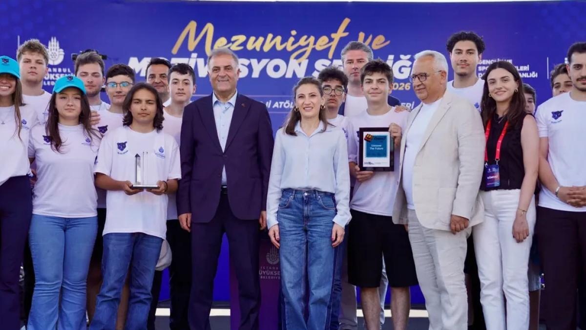 İstanbul Büyükşehir'in Ders Atölyeleri'nde mezuniyet heyecan