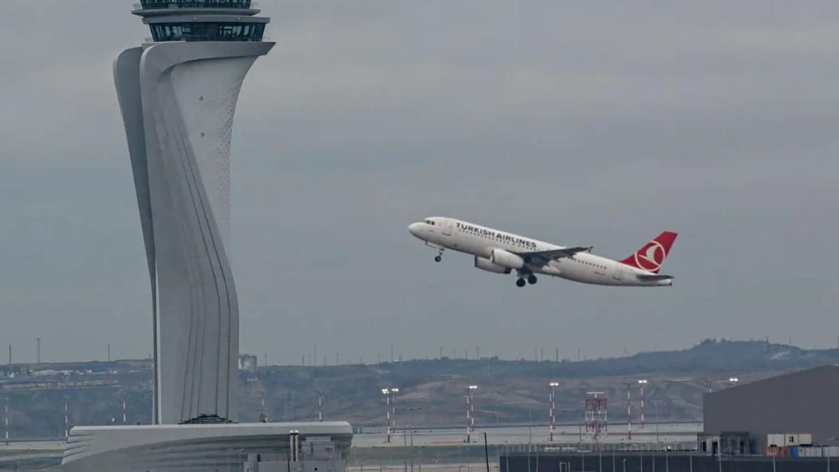 İstanbul Havalimanı’ndan tarihi rekor... 1 günde 1.730 uçuş