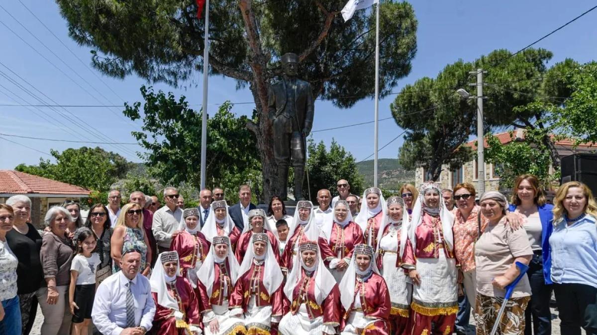 İzmir Büyükşehir'den Foça Yeniköy’de anlamlı açılış