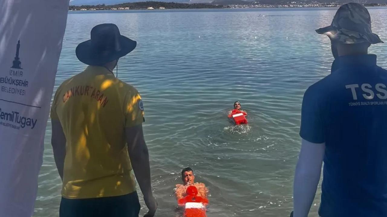 İzmir sahillerinde hayat nöbeti