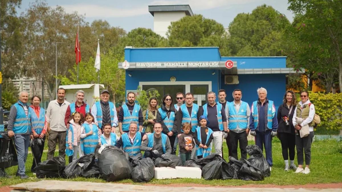 İzmir’de “Temiz Park” etkinliğiyle parklar pırıl p