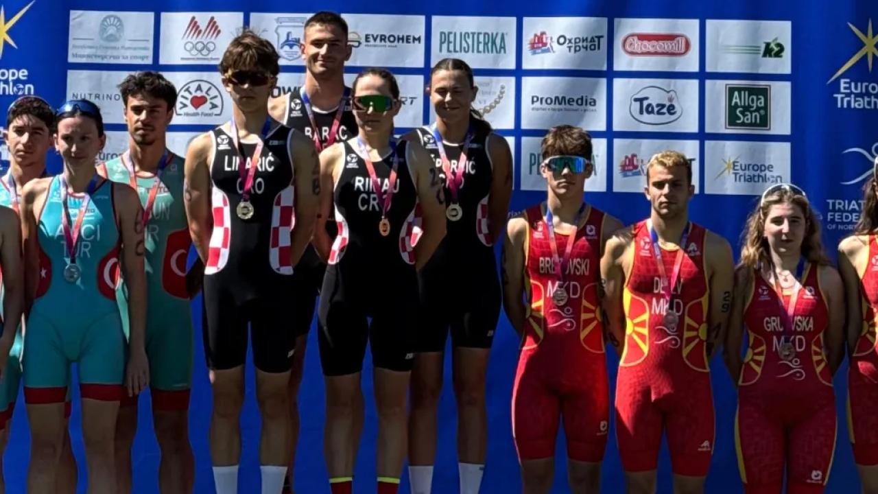 İzmirli sporcular gümüş madalya ile döndü