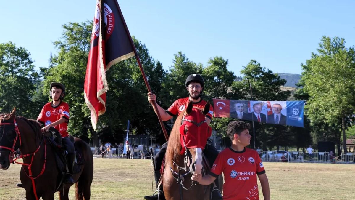 Kocaeli Derince’de cirit gösterileri nefes kesti