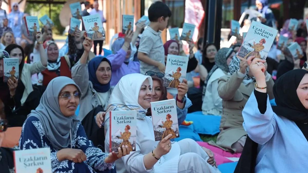 Kocaeli’de Okuyan Şehir Kulübü kitapseverleri bulu