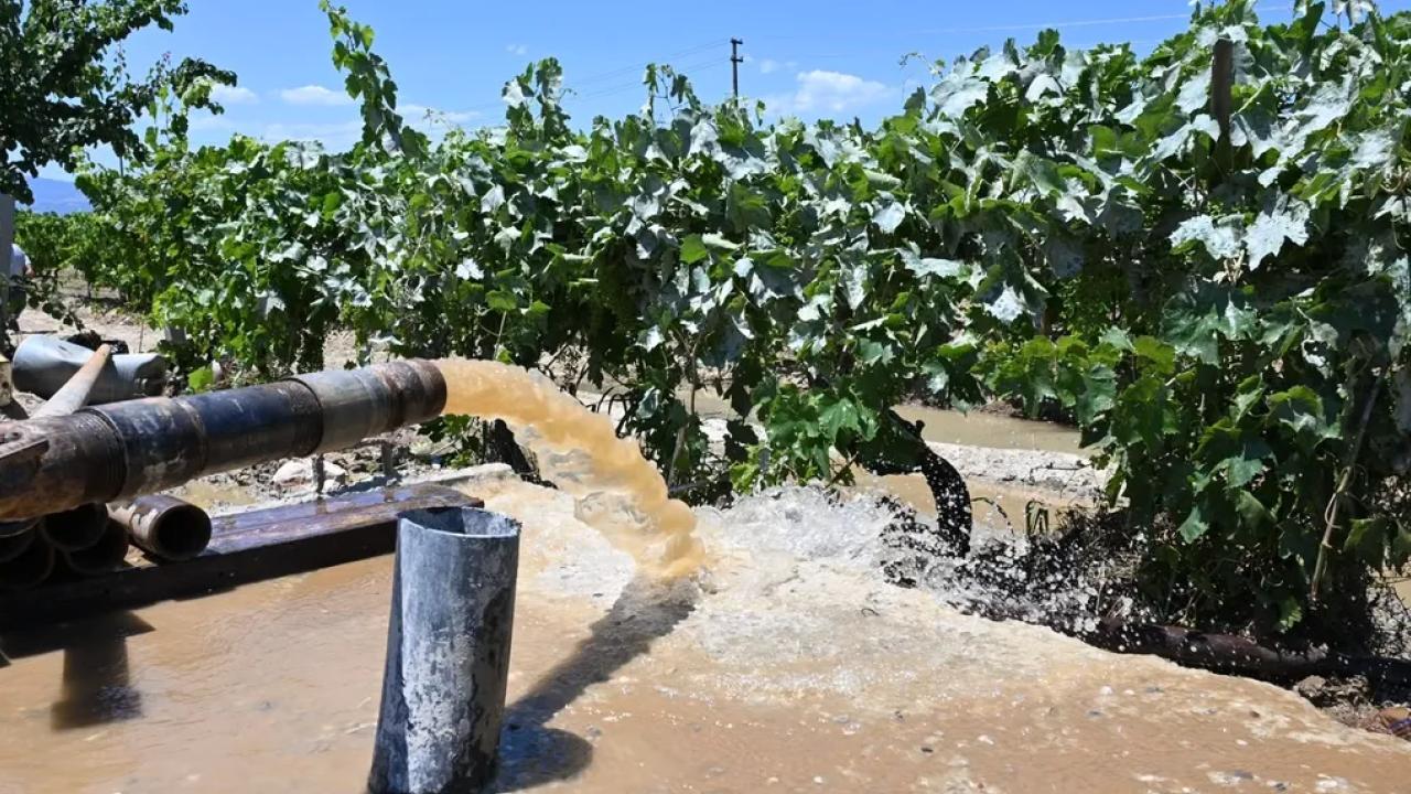 Manisa Büyükşehir’den Sarıgöl çiftçisine can suyu