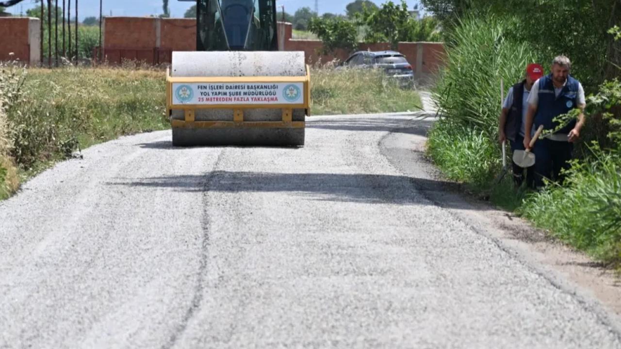 Manisa'da 5 mahalleyi bağlayan yol baştan sona yen