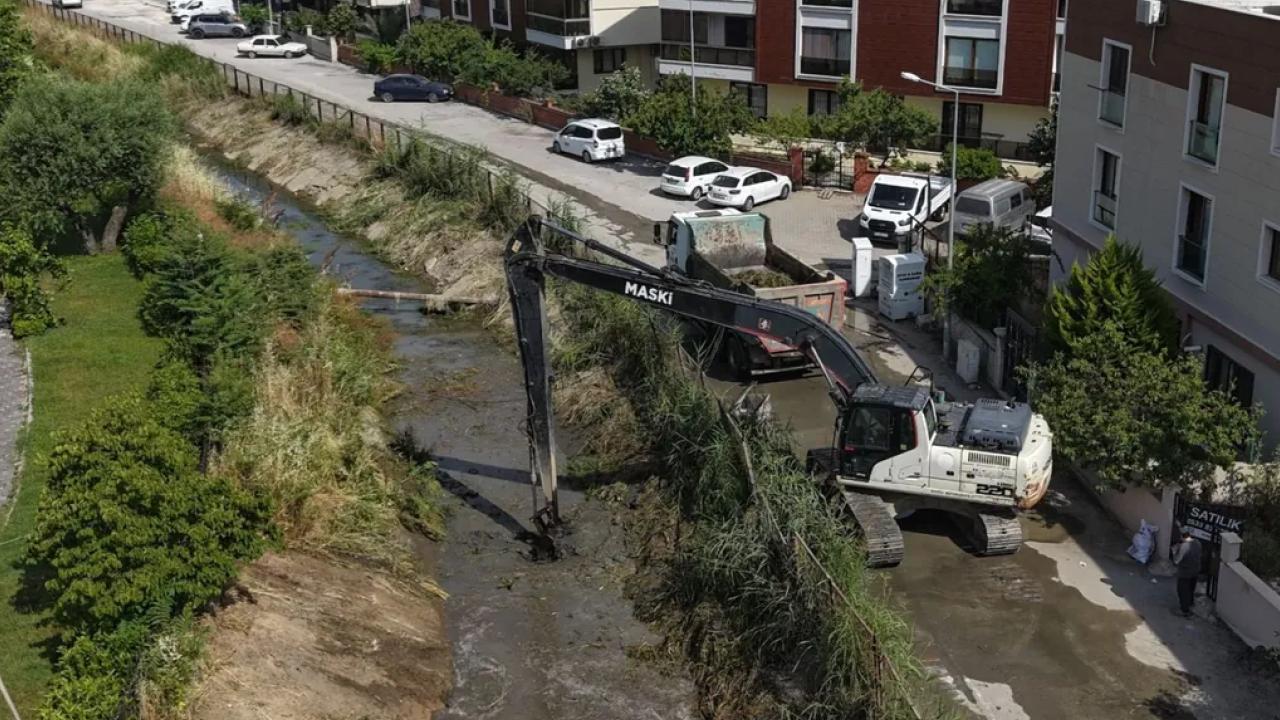 Manisa’da sulama kanalında kapsamlı temizlik