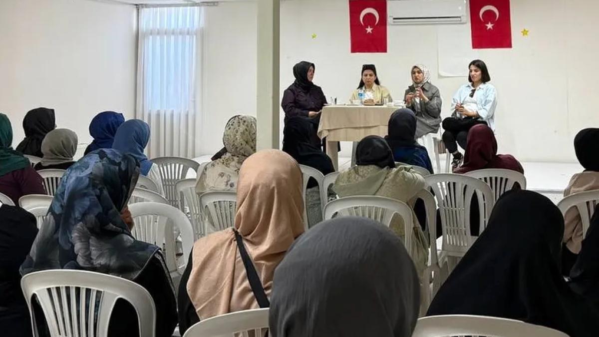 Sakarya Akyazı’da kadınlara rehberlik eden buluşma