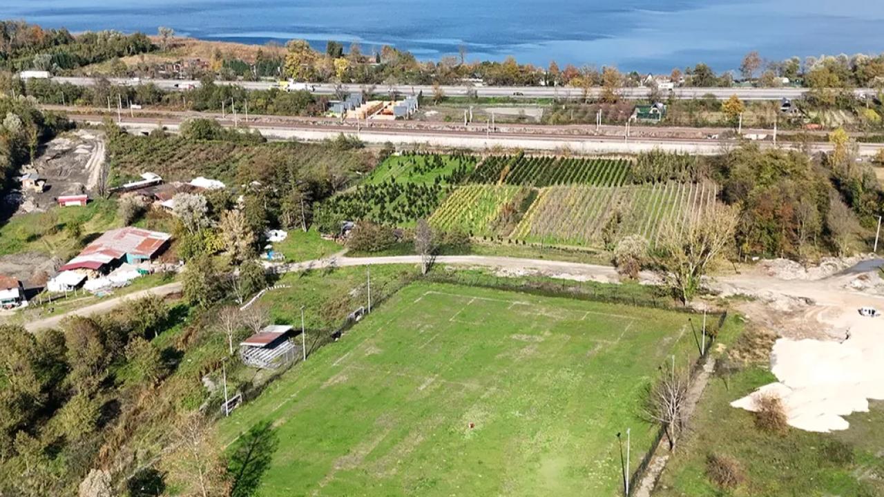 Sakarya Kurtköy’e FIFA standartlarında futbol sahası inşa edilecek