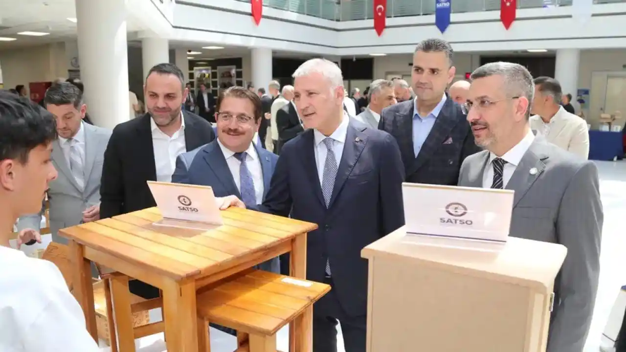 Sakarya'da ahşaptan hayata genç yetenekler ödüllendirildi