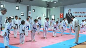 Ankara Keçiören uluslararası karatecileri ağırladı