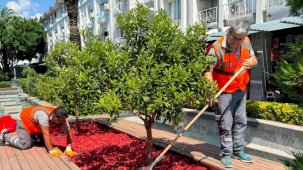 Antalya Büyükşehir’den Kemer Liman'a bakım onarım