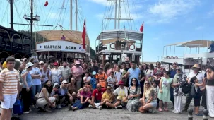 Antalya Muratpaşa'da özel gereksinimli bireyler Akdeniz’e açıldı
