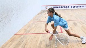 Antalya Muratpaşa'da squash sporcuları turnuvada buluştu