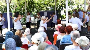 Antalya’da aktif yaşlılar sahne aldı