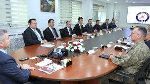 Artvin Valiliği'nde güvenlik ve asayiş toplantısı