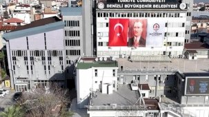 Denizli Büyükşehir’den öğrencilere test kitabı desteği