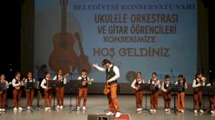 Kocaeli'de konservatuvar öğrencileri hem çaldı hem oynadı