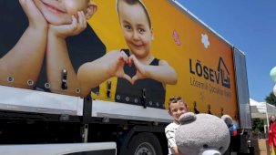 LÖSEV’in 'İyilik Tırı' Marmaralı ailelerle buluştu