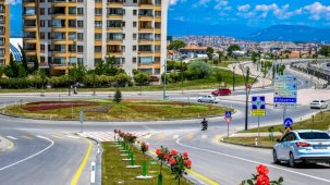 Malatya’da parklar ve kavşaklar çiçeklerle süslendi