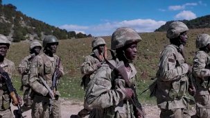 Mali ve Nijerli komandolar temel eğitimi başarıyla tamamladı
