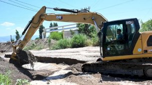 Manisa Alaşehir’de Zeytinçayı deresi temizlendi