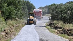 Manisa'da Tütenli ve İlyaslar’ı bağlayan yolda asfalt çalışmaları başladı