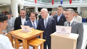 Sakarya'da ahşaptan hayata genç yetenekler ödüllendirildi