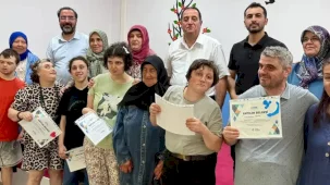 Sakarya'da Engelsiz Hobi Atölyelerinde karne sevinci