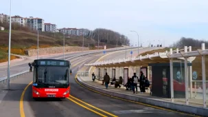 Sakarya’da metrobüs 1 yılda 3,6 milyon yolcu taşıdı