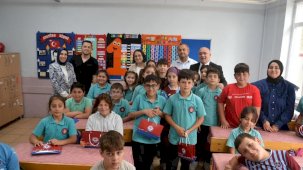 Trabzon Büyükşehir'in 'Akran Nezaketi' eğitimleri sürüyor