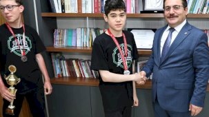 Türkiye ikincisi satranç takımından İl Milli Eğitim'e ziyaret