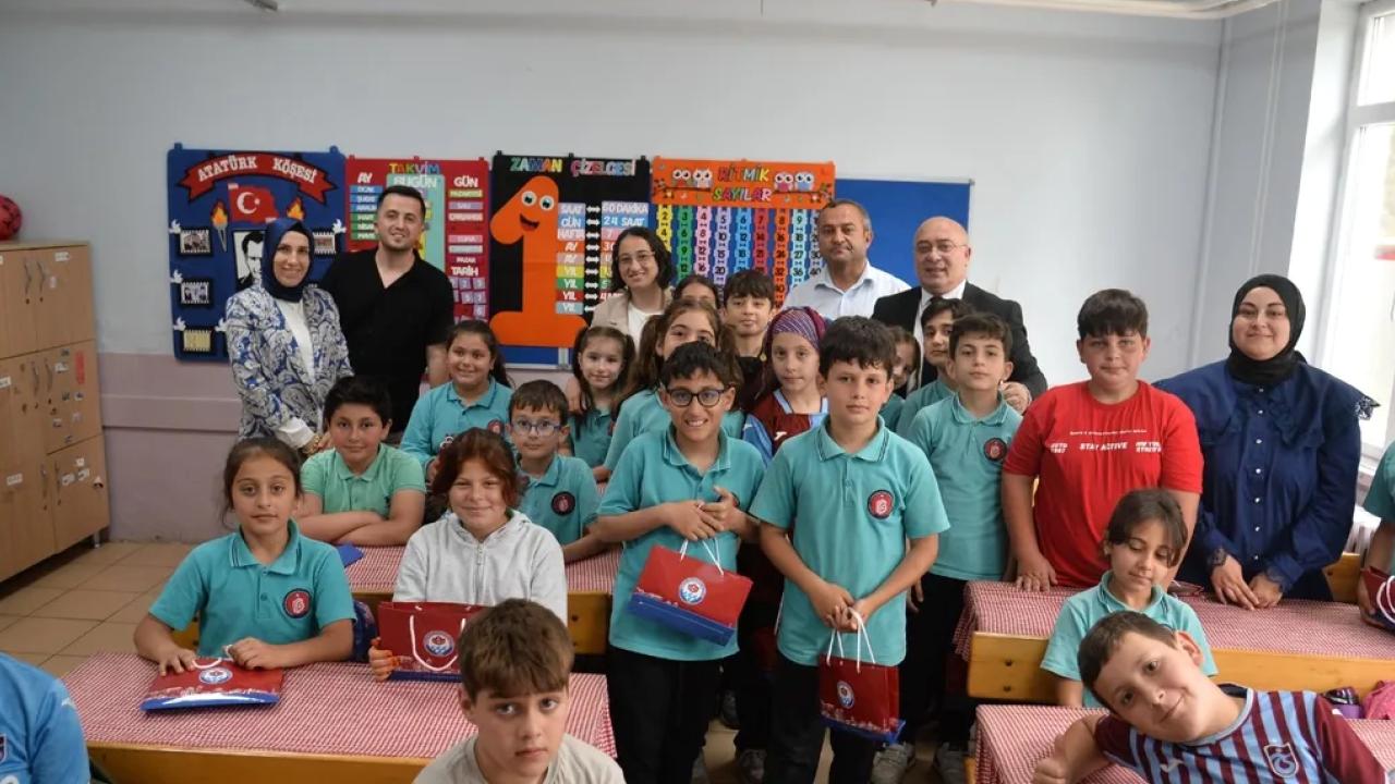 Trabzon Büyükşehir'in 'Akran Nezaketi' eğitimleri sürüyor