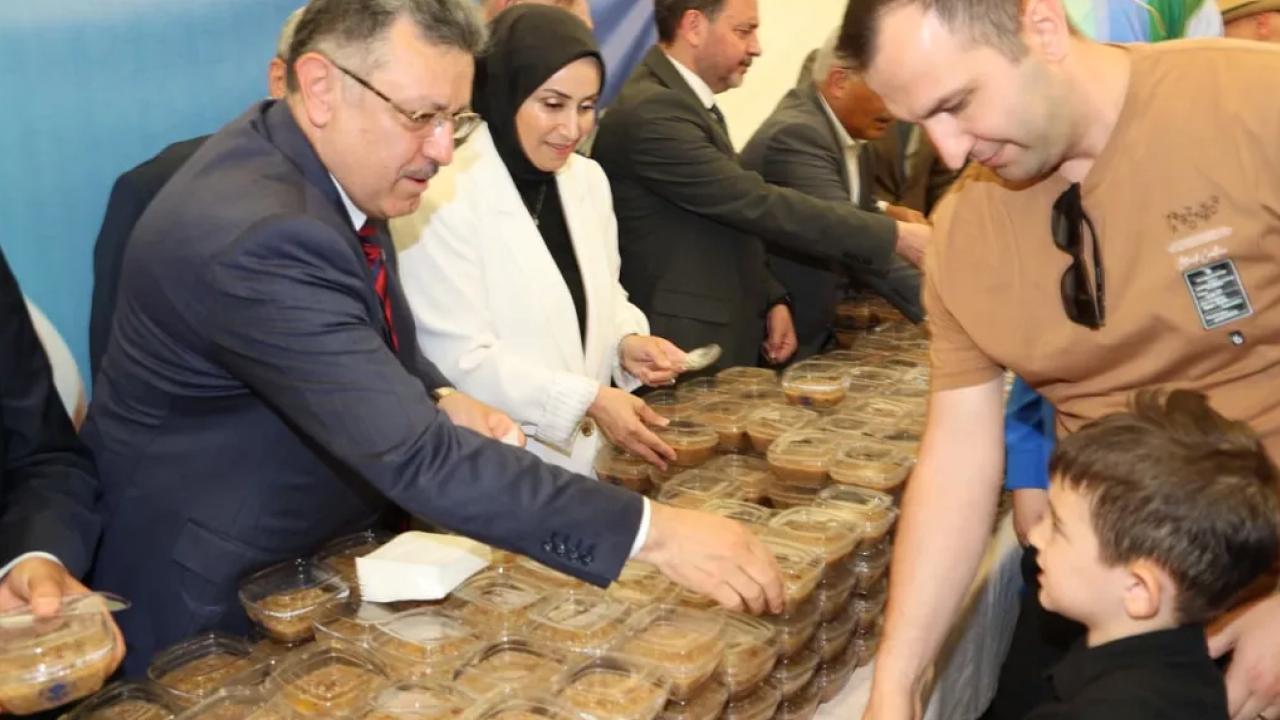 Trabzon’da 3 bin kişiye aşure ikramı
